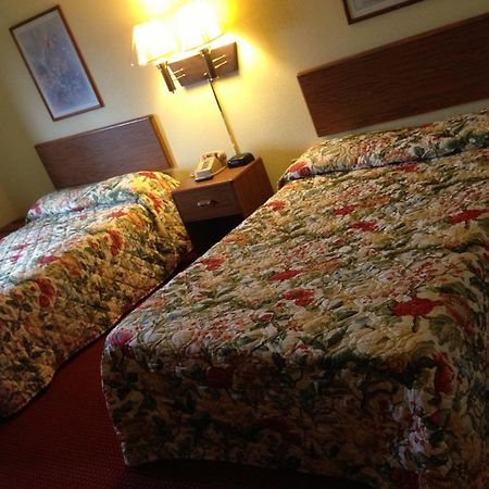 Executive Inn Pine Bluff Room photo