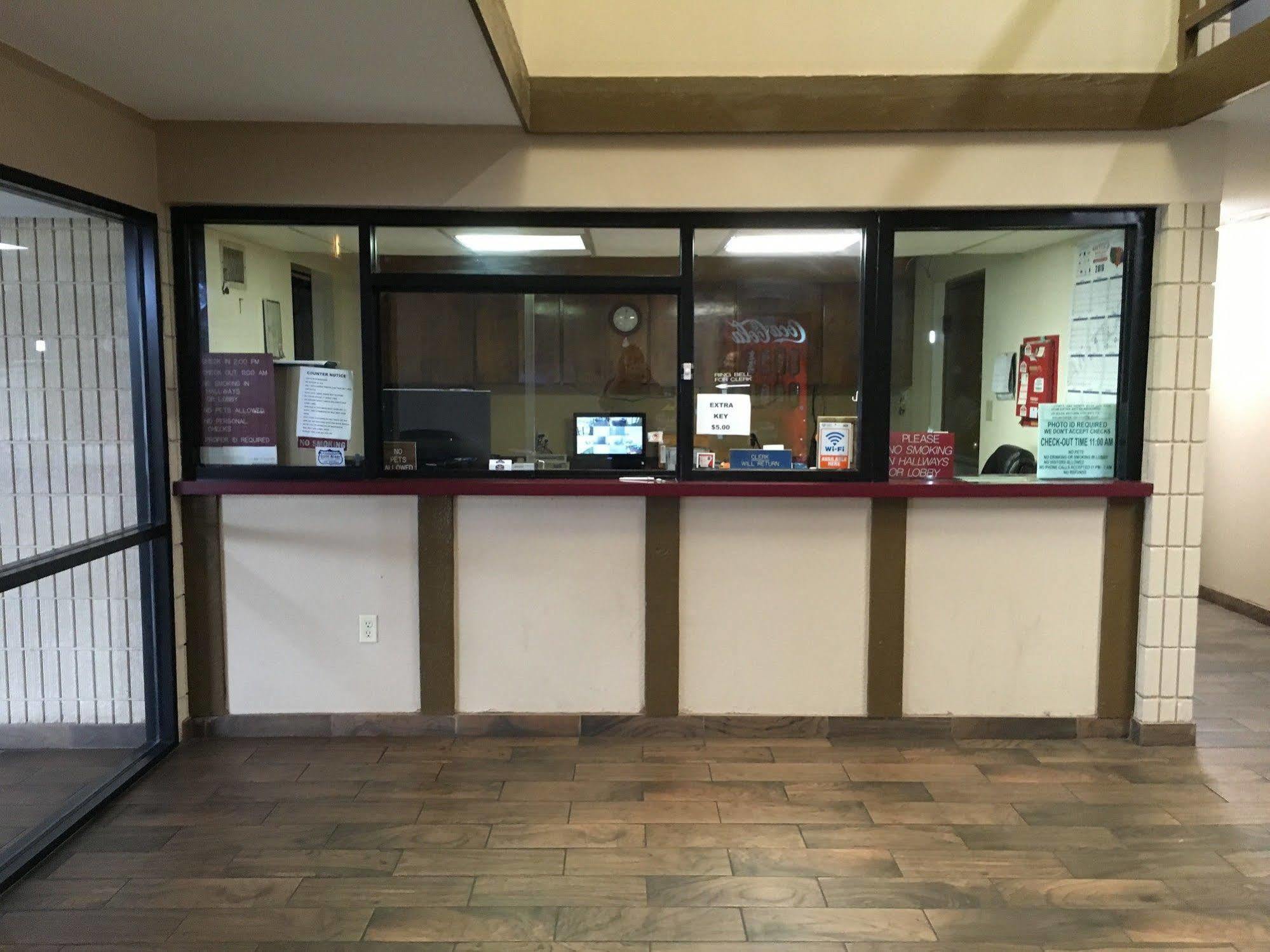 Executive Inn Pine Bluff Exterior photo