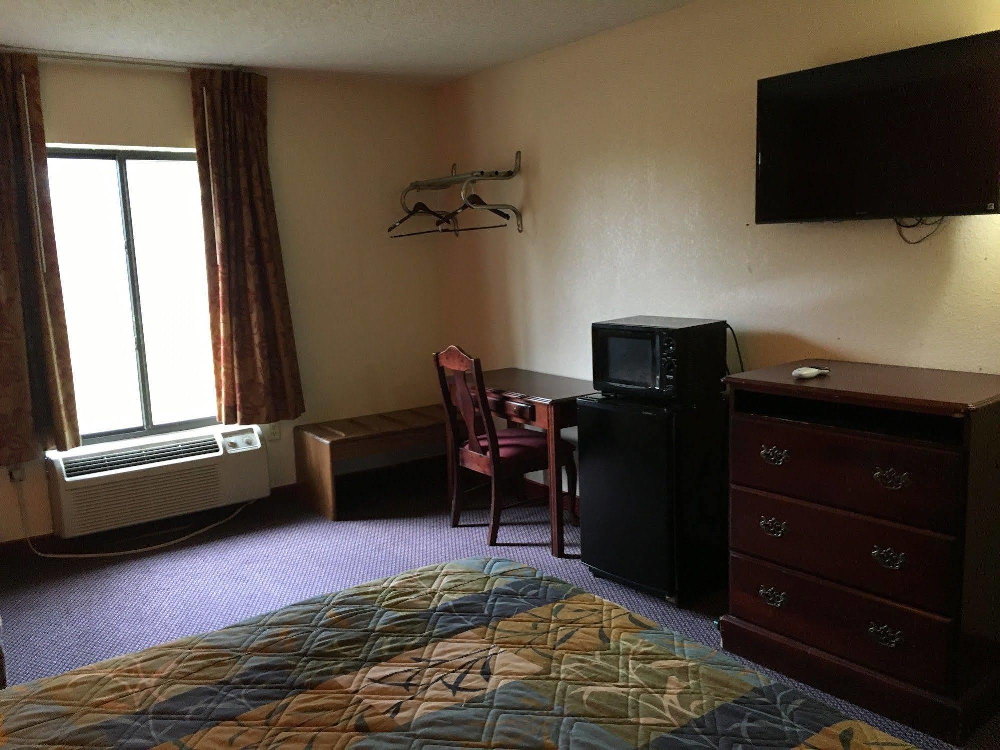 Executive Inn Pine Bluff Exterior photo